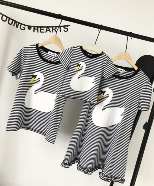 Mother Daughter Dresses Baby Girl Princess Dress Family Matching Outfits Mum and Daughter Dress Striped Swan Father Son Shirt 1