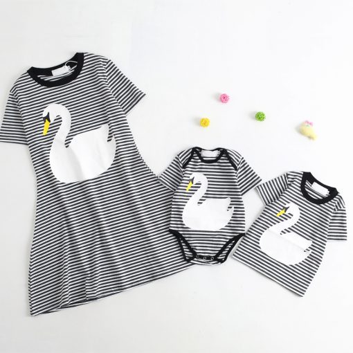 Mother Daughter Dresses Baby Girl Princess Dress Family Matching Outfits Mum and Daughter Dress Striped Swan Father Son Shirt 3