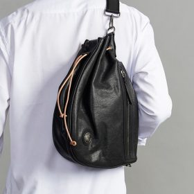 AETOO Trendy leather men's chest bag, fashion head leather one-shoulder bag, men's stiletto bag 3